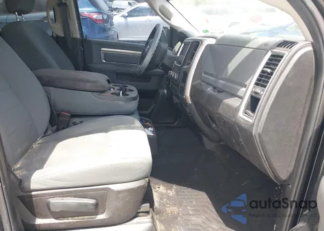 2019 Ram 1500 Classic Slt 4X2 6'4 Box z USA, uszkodzony, nr VIN 1C6RR6TT5KS561556